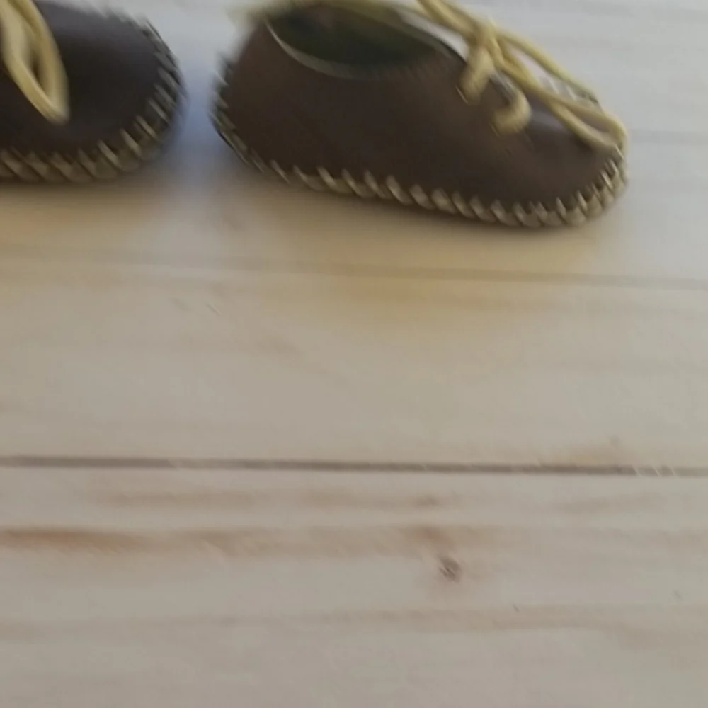 Moccasins baby shoes in brown, Size 3-6 months